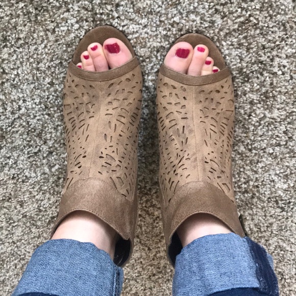 MAS Open Toe Block Heel Sandal Bootie - Picture 7 of 8